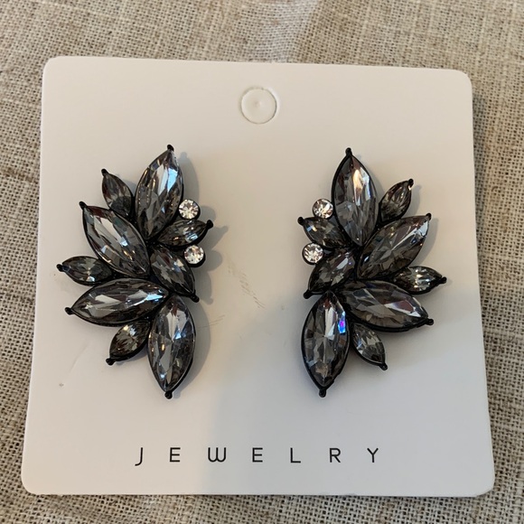 SHEIN Jewelry - Women’s Crystal Leaf Cluster Earrings - Gray